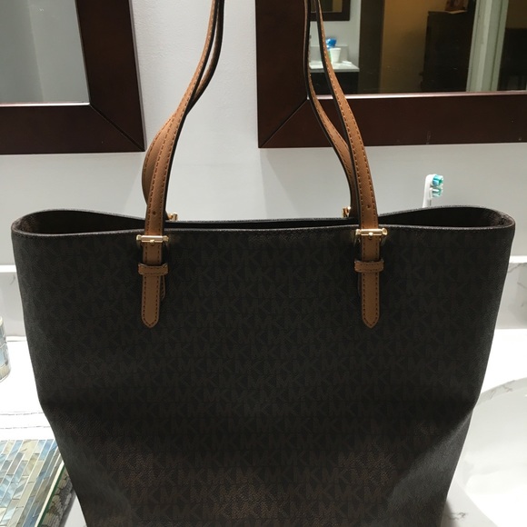 🔴 SOLD🔴 Michael  Kors  Jet set collection - Picture 2 of 11